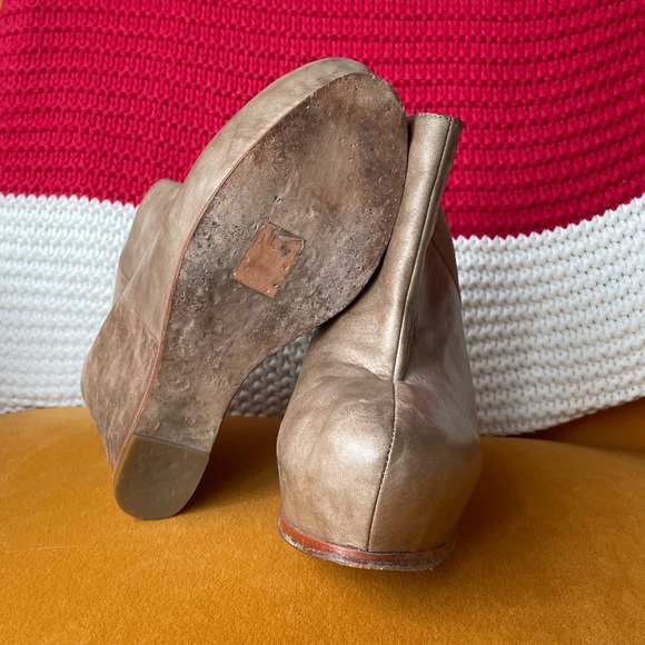 Dolce Vita Taupe Wedge Booties - Size 8.5 - Picture 3 of 3